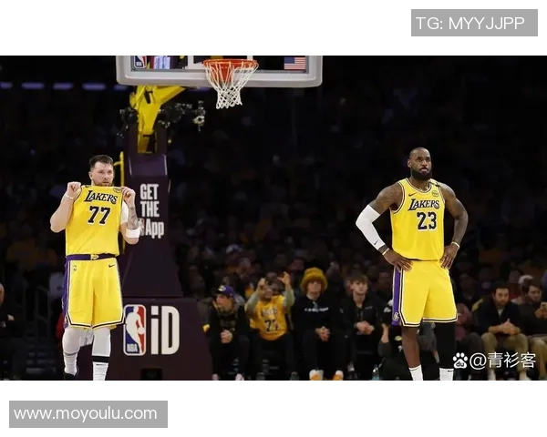 火箭与湖人2005年季后赛对决回顾:传奇时刻与球星对抗的精彩瞬间 火箭与湖人2005年季后赛对决回顾:传奇时刻与球星对抗的精彩瞬间